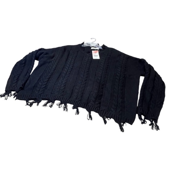 A Beautiful Soul Captivating Pullover Fringe Sweater NWT - Picture 4 of 12